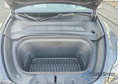 2022 Tesla Model Y z USA, uszkodzony, nr VIN 7SAYGDEE3NF314487